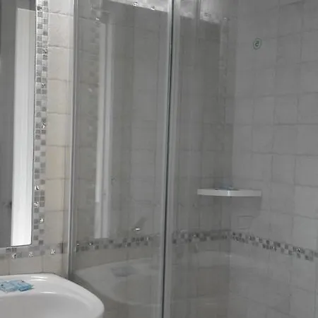 Caprile Hotell 2*